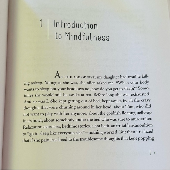 NEW Sitting Still Like A Frog 🐸 Mindfulness For Kids Paperback Parenting Book - Picture 3 of 6